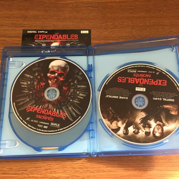 The Expendables (Blu-ray/DVD, 2010, 2-Disc Set, Canadian) - Picture 4 of 5